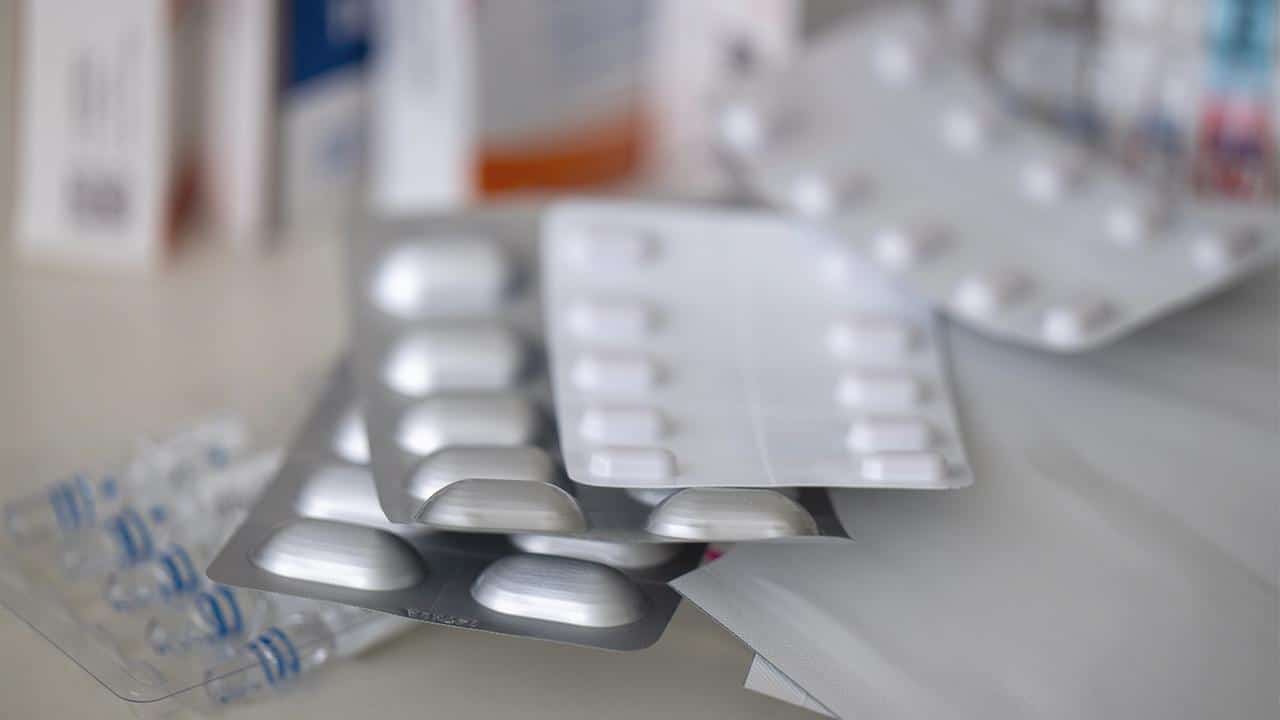 Trump annonce des droits de douane de 100 % sur les médicaments importés