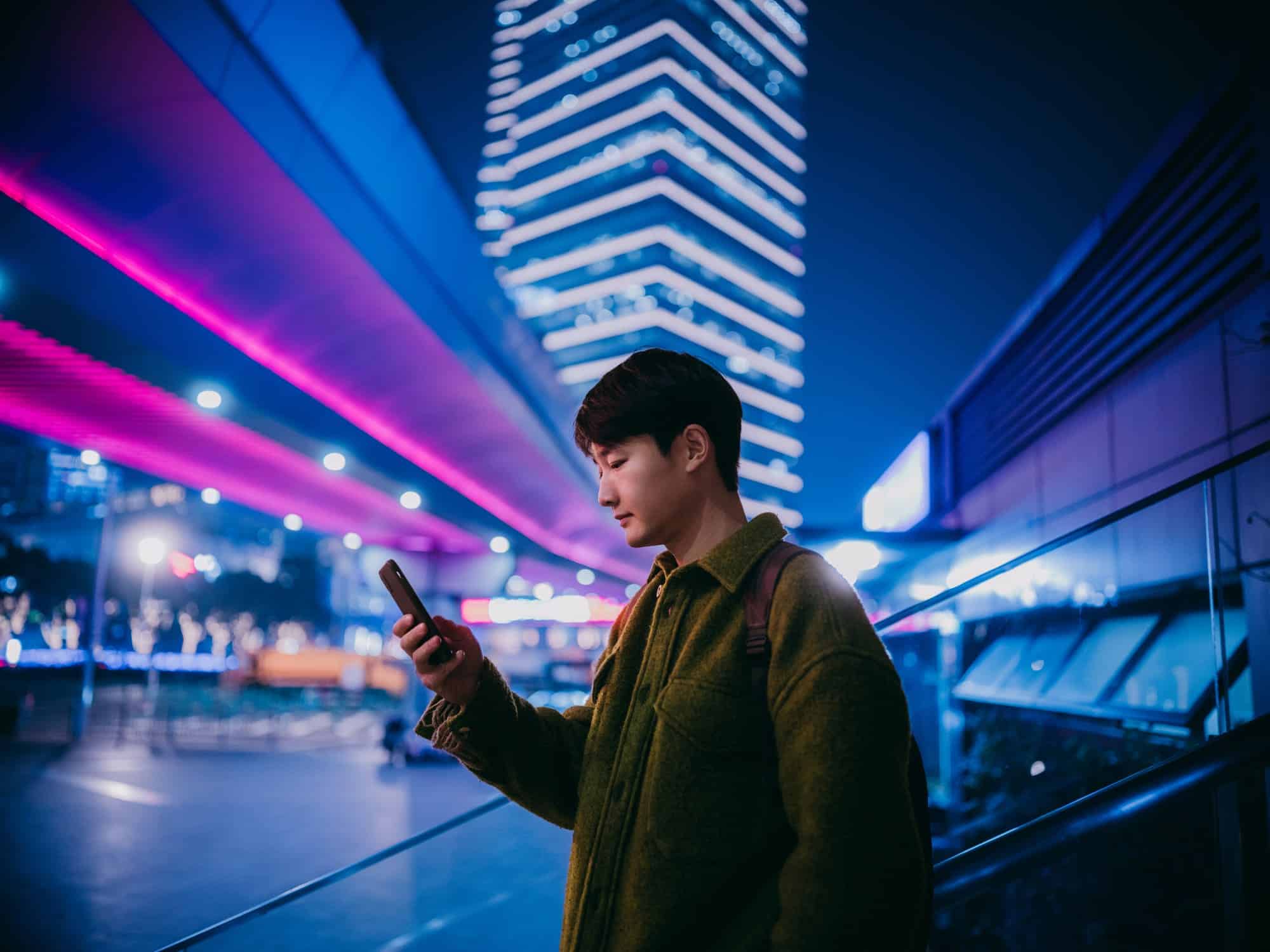 Les gouvernements peuvent-ils orienter les chatbots ? Comment la politique peut influencer les réponses de l’IA