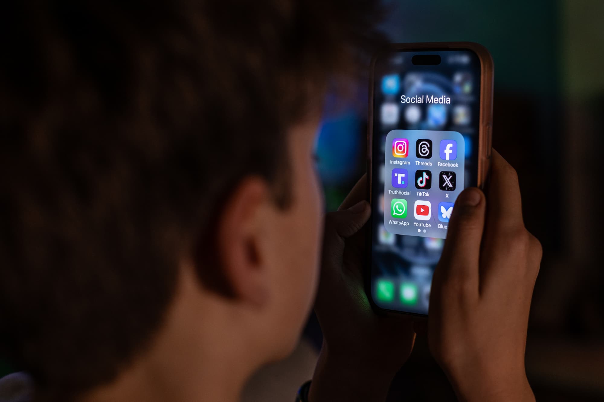WhatsApp ouvre aux mineurs de moins de 13 ans : fonctionnement des comptes supervisés par les parents