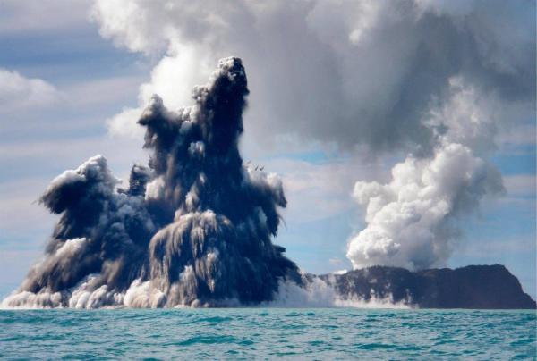 Desastres naturales en el mundo - Erupción del volcán Tonga-Hunga Ha'apai