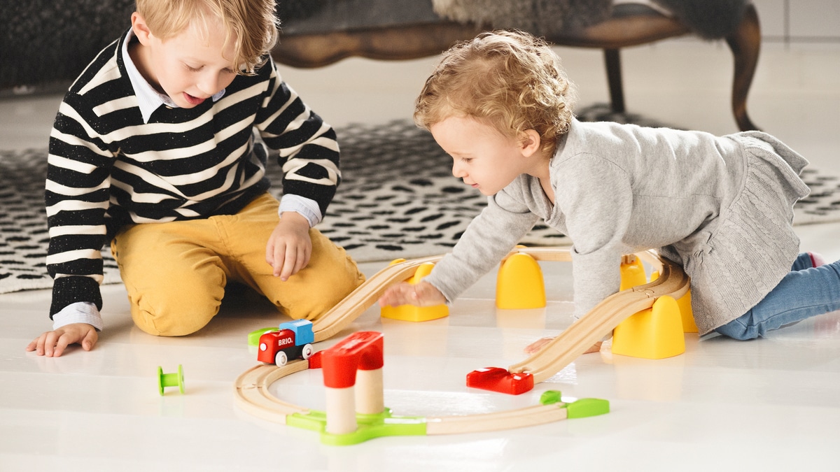 Pourquoi les enfants aiment-ils tant les trains-jouets ?