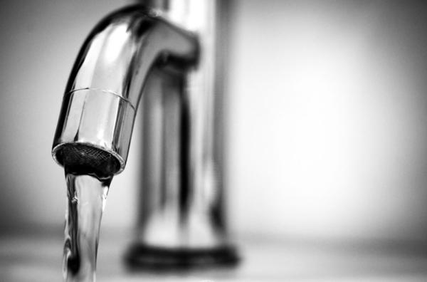 Cómo cuidar el medio ambiente - Cerrar los grifos